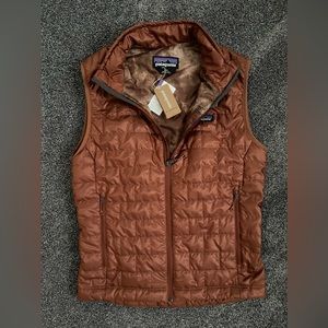 Patagonia Nano puff vest. NWT. Men’s size small. Copper/brown color.